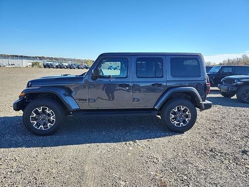New 2026 Jeep Wrangler Unlimited Sahara AWD/4WD image 6