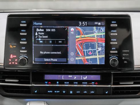 Used 2024 Toyota Sienna XSE w/ XSE Plus Package AWD/4WD image 14