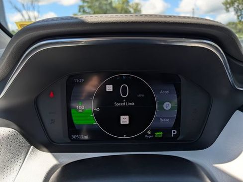 Used 2023 Chevrolet Bolt EUV Premier w/ Sun & Sound Package FWD image 22