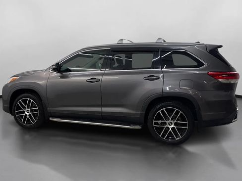 Used 2019 Toyota Highlander XLE AWD/4WD image 5
