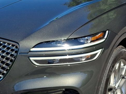Used 2025 Genesis GV70 2.5T AWD/4WD image 9