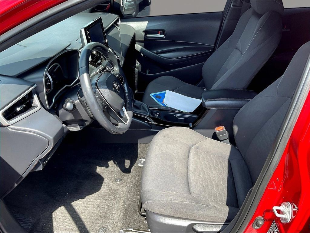 Used 2021 Toyota Corolla SE w/ Special Edition FWD image 16