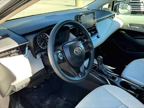 Used 2022 Toyota Corolla LE FWD image 15