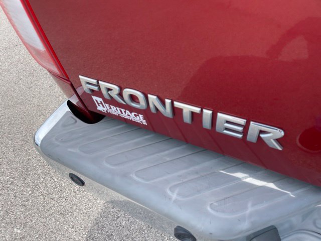 Used 2015 Nissan Frontier SV w/ SV Value Truck Package RWD image 9