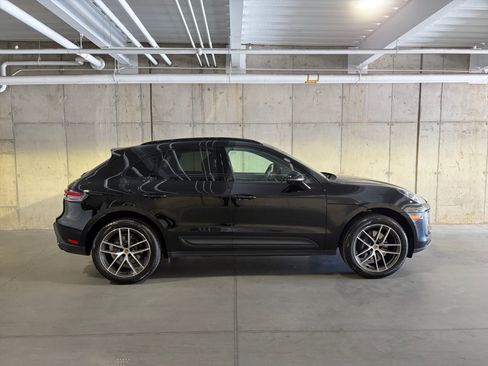 Certified 2026 Porsche Macan AWD/4WD image 8