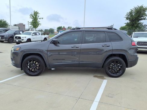 Used 2023 Jeep Cherokee Altitude Lux AWD/4WD image 9