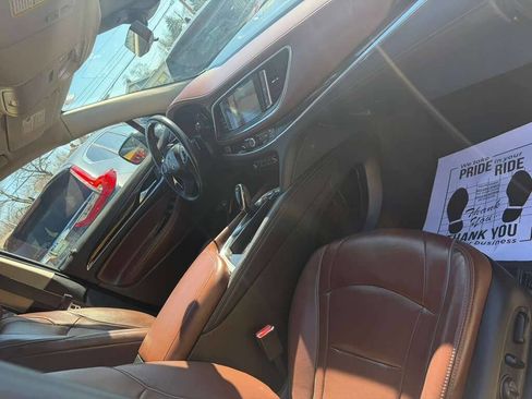 Used 2019 Buick Enclave Avenir image 17