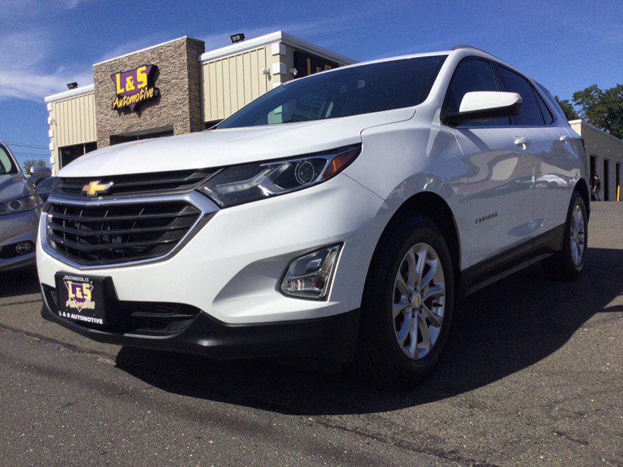 Used 2018 Chevrolet Equinox LT w/ Sun & Infotainment Package AWD/4WD image 2
