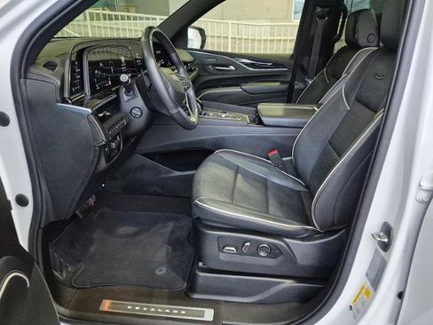 Used 2021 Cadillac Escalade Sport w/ Driver Assist Tech Package image 15