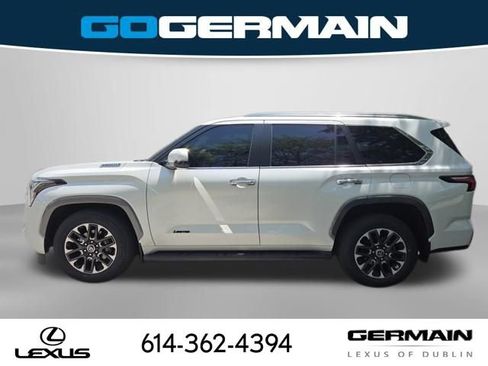 Used 2024 Toyota Sequoia Limited w/ Tow Technology Package AWD/4WD image 11
