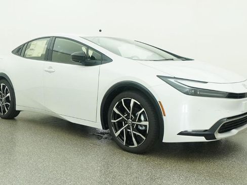 New 2026 Toyota Prius Plug-In Hybrid FWD image 13