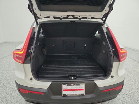 Used 2023 Volvo XC40 Recharge Ultimate w/ Protection Package Premier AWD/4WD image 21