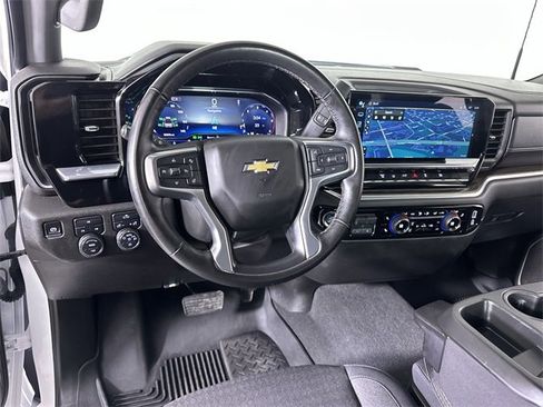 Used 2025 Chevrolet Silverado 2500 LT w/ Convenience Package image 21