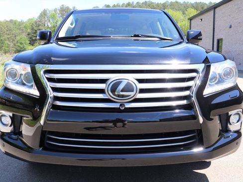 Used 2014 Lexus LX 570 4WD image 3
