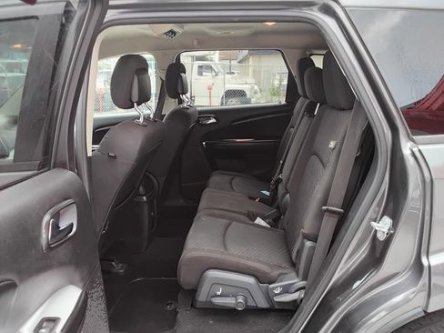 Used 2016 Dodge Journey SXT w/ Comfort/Convenience Group image 10