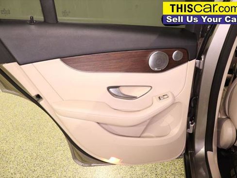 Used 2020 Mercedes-Benz GLC 300 image 38