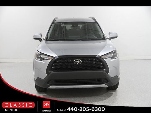 Certified 2022 Toyota Corolla Cross LE AWD/4WD image 2