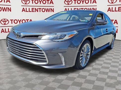 Used 2018 Toyota Avalon Limited w/ All Weather Liner Package FWD image 4