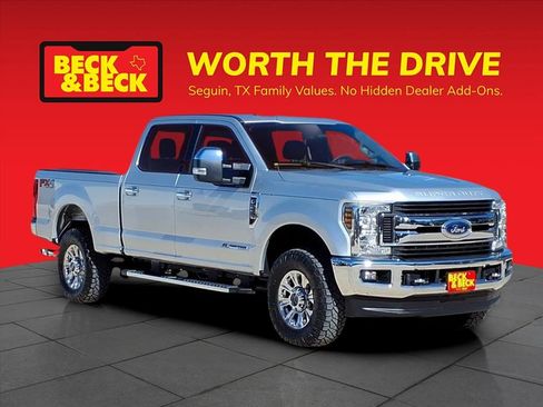 Used 2019 Ford F250 XLT w/ XLT Premium Package image 3