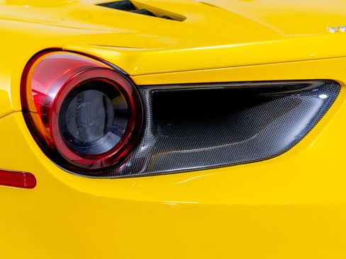 Used 2017 Ferrari 488 Spider RWD image 57