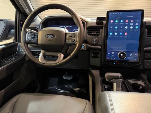 Used 2025 Ford F150 Lightning Flash AWD/4WD image 4
