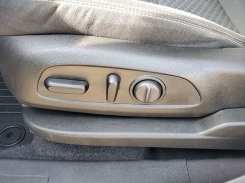 Used 2021 GMC Terrain SLE w/ Driver Convenience Package image 8