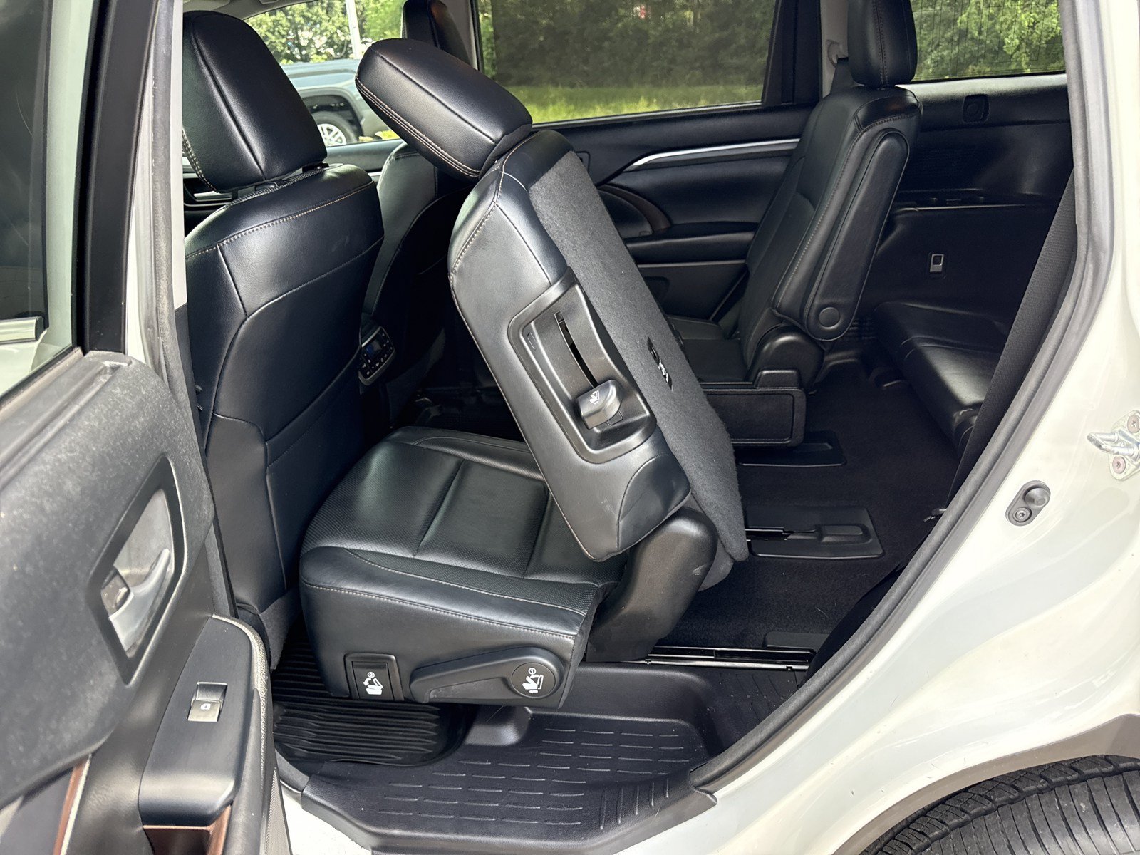Used 2018 Toyota Highlander Limited Platinum AWD/4WD image 15