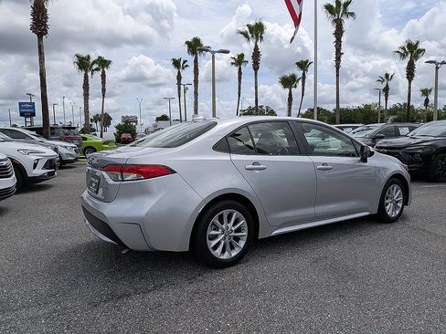 Used 2022 Toyota Corolla LE w/ LE Convenience Package FWD image 28