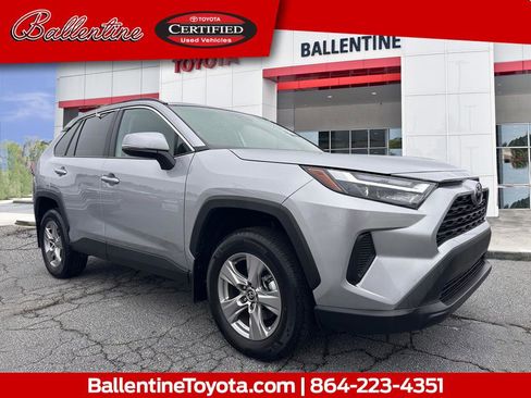 Used 2025 Toyota RAV4 XLE image 1