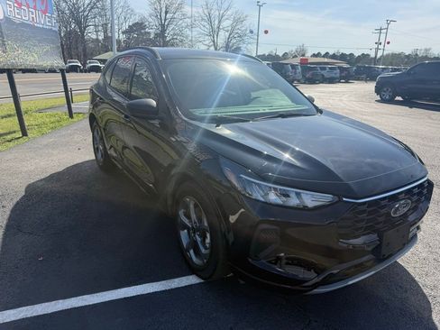 Used 2023 Ford Escape ST-Line w/ Tech Pack #1 image 3