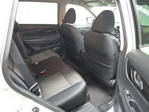 Used 2018 Nissan Rogue SV AWD/4WD image 18