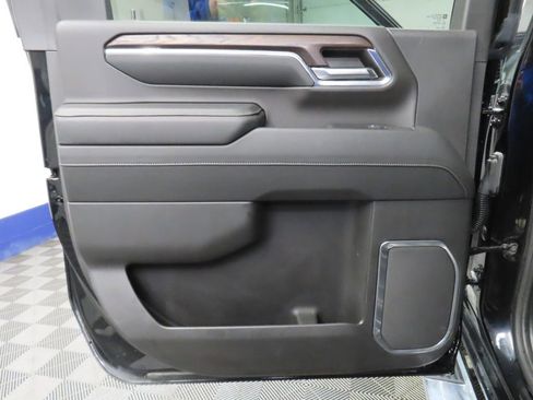 Used 2024 GMC Sierra 3500 SLT w/ SLT Premium Package image 55