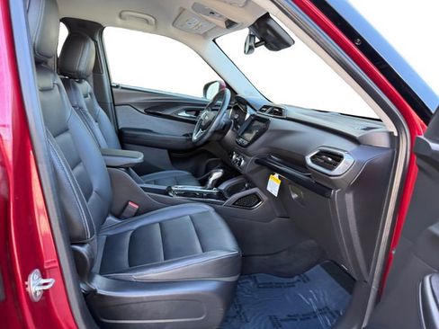 Used 2021 Chevrolet TrailBlazer LT w/ Premium Seating Package image 12