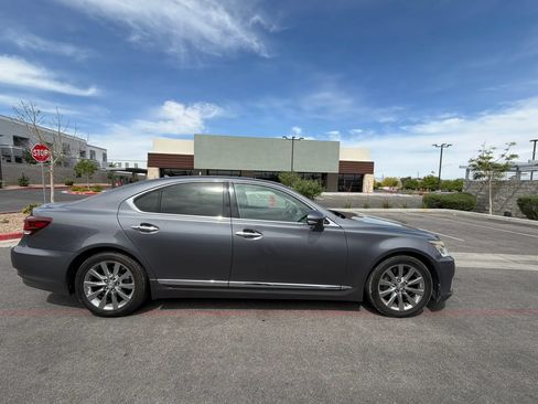 Used 2013 Lexus LS 460 w/ Comfort Pkg RWD image 3