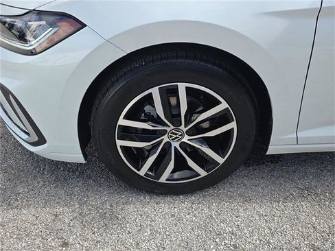 New 2025 Volkswagen Jetta SE image 8