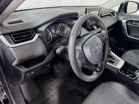 Certified 2022 Toyota RAV4 XLE image 7