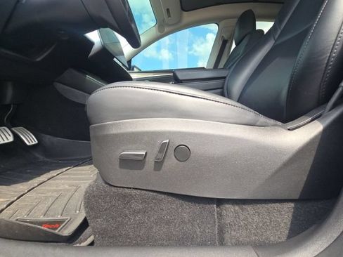 Used 2022 Tesla Model Y Performance AWD/4WD image 17