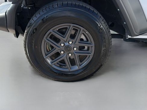 Used 2024 Jeep Wrangler Unlimited Sport AWD/4WD image 40
