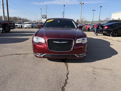Used 2021 Chrysler 300 Touring L image 2