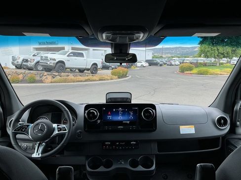 New 2026 Mercedes-Benz Sprinter 2500 image 25
