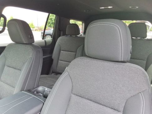 Certified 2025 Chevrolet Traverse LT w/ Driver Confidence Package FWD image 23