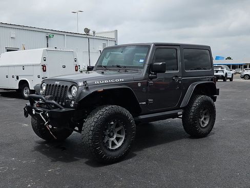 Used 2018 Jeep Wrangler Rubicon w/ Power Convenience Group AWD/4WD image 2