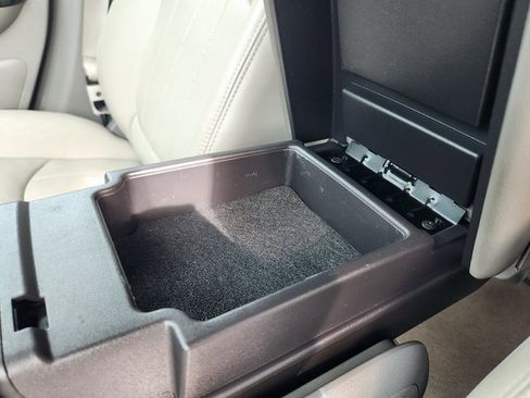 Used 2017 Chevrolet Traverse Premier image 17