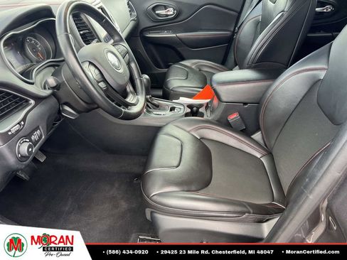Used 2020 Jeep Cherokee Trailhawk w/ Cold Weather Group AWD/4WD image 17