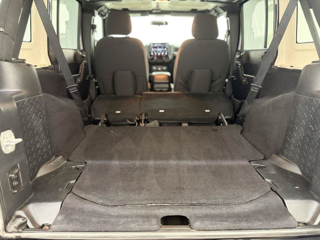 Used 2018 Jeep Wrangler Unlimited Sport AWD/4WD image 24