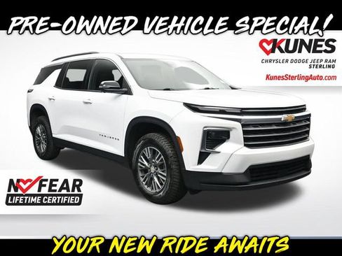 Used 2024 Chevrolet Traverse LT AWD/4WD image 1