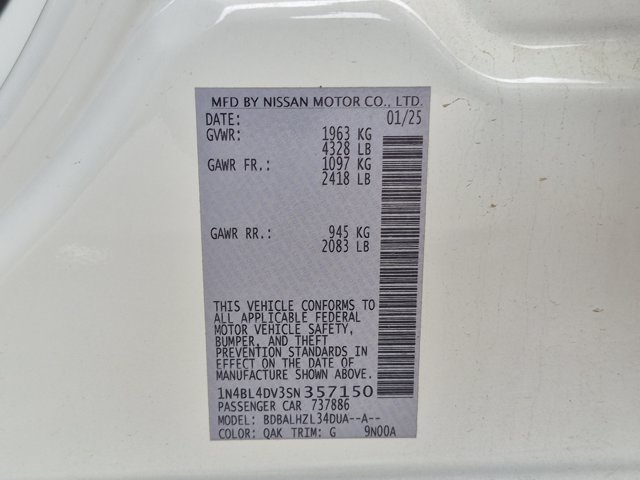 Used 2025 Nissan Altima 2.5 SV FWD image 14