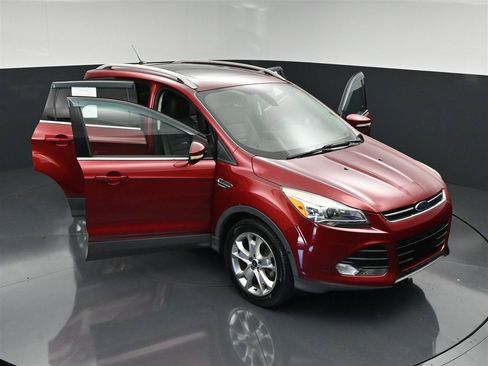 Used 2016 Ford Escape Titanium w/ Equipment Group 301A AWD/4WD image 34