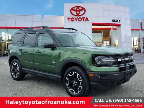 Used 2023 Ford Bronco Sport Outer Banks w/ Tech Package AWD/4WD image 1