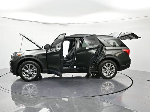 Used 2022 Ford Explorer XLT w/ Equipment Group 202A image 53